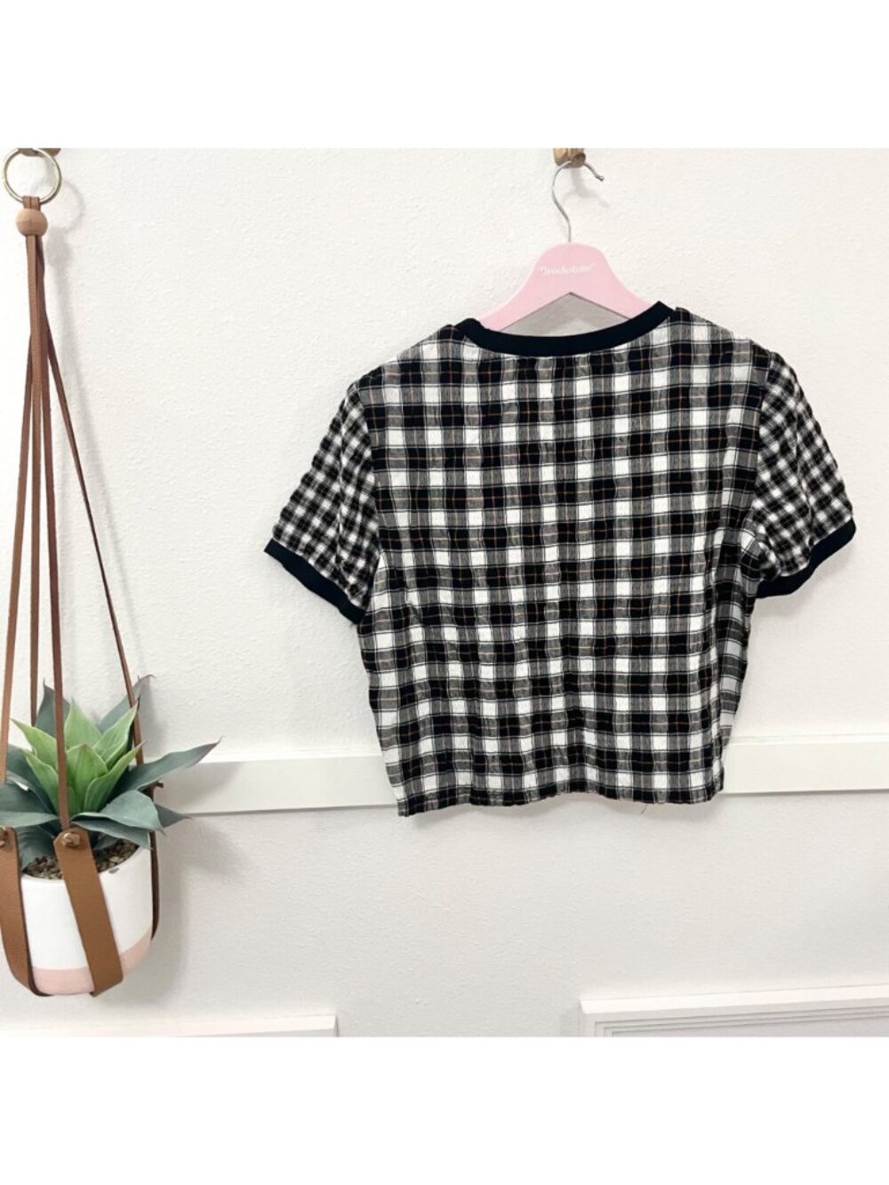 Alice + Olivia Piera Plaid Cropped Tee in Shaw Plaid Size S Black - Picture 5 of 6